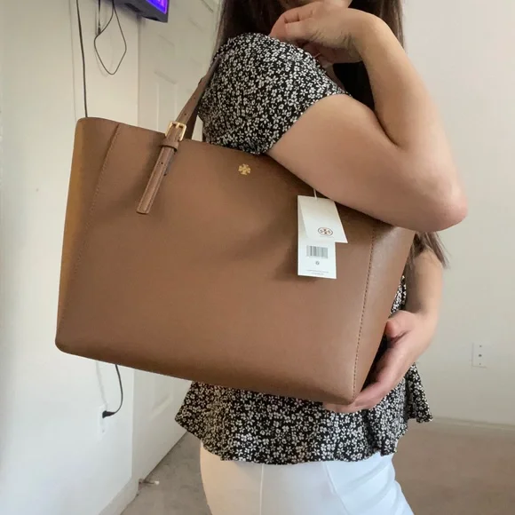 New ✨Authentic Emerson Tory Burch tote bag - Picture 13 of 15